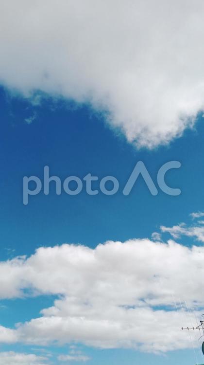 爽やかな青空と浮かぶ白い雲 空,晴れ,自然の写真素材