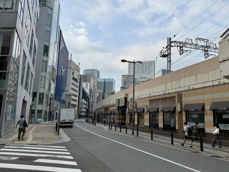 朝方の大阪駅周辺　道路や横断歩道 大阪,横断歩道,早朝の写真素材