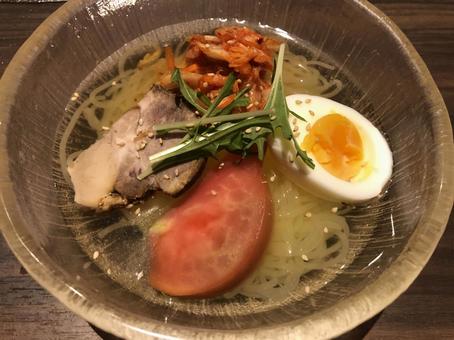 冷麺 冷麺 冷麺,食べ物,グルメの写真素材