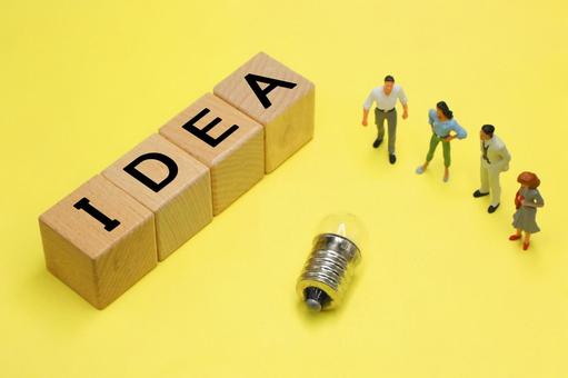 IDEAと書かれたブロック アイデア,豆電球,電球の写真素材