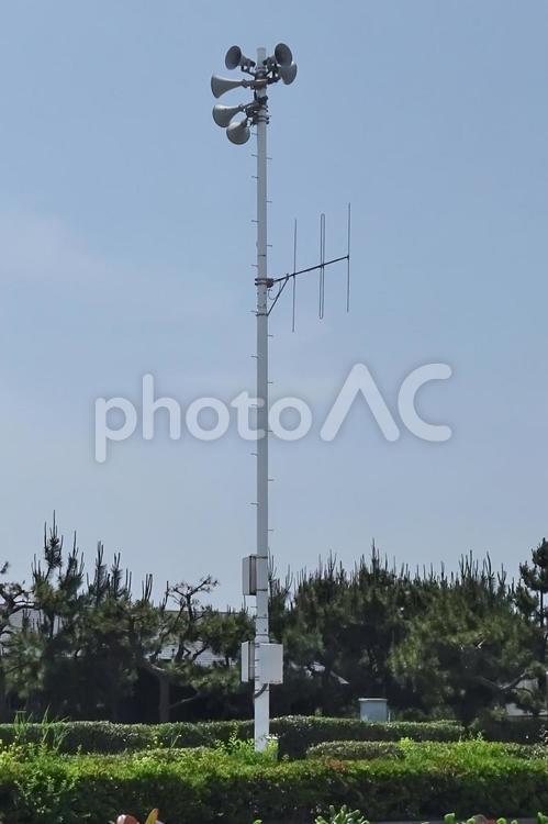 青空の湘南海岸の防災設備 屋外,空,晴れの写真素材