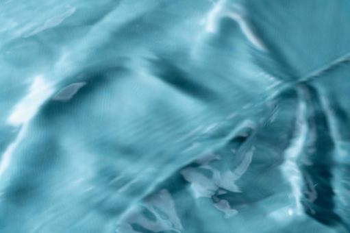 水面の波紋と光の反射 水面の波紋と光の反射 水,水面,水流の写真素材