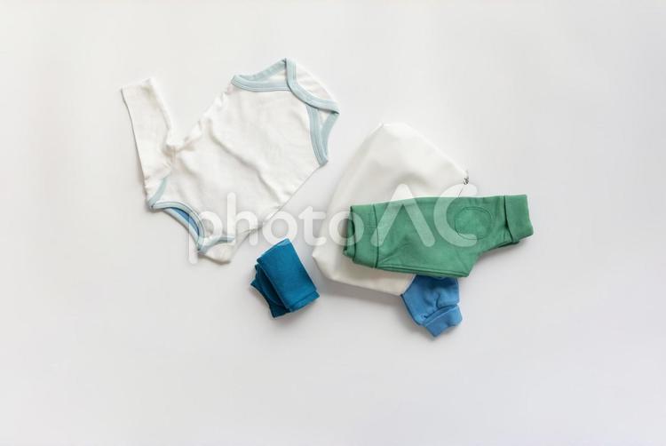 真上から見た子供服 人物なし,ゼロエミッション,畳むの写真素材