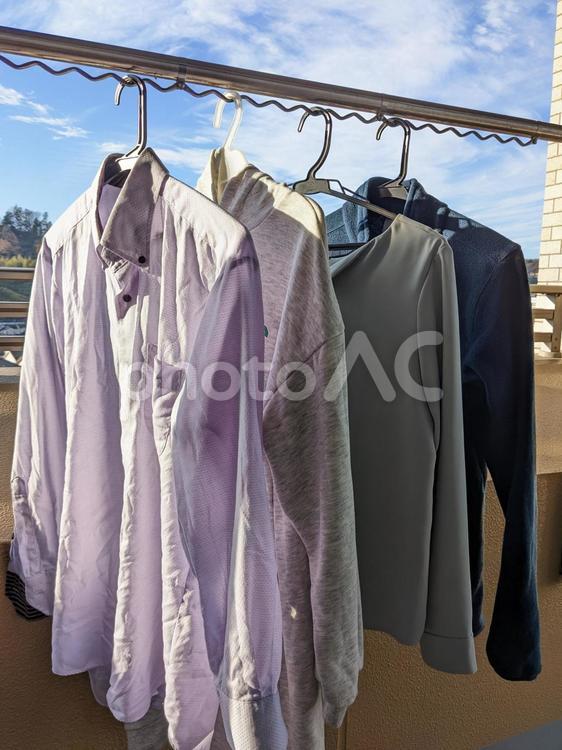 晴れの日の洗濯物 洗濯,tシャツ,空の写真素材