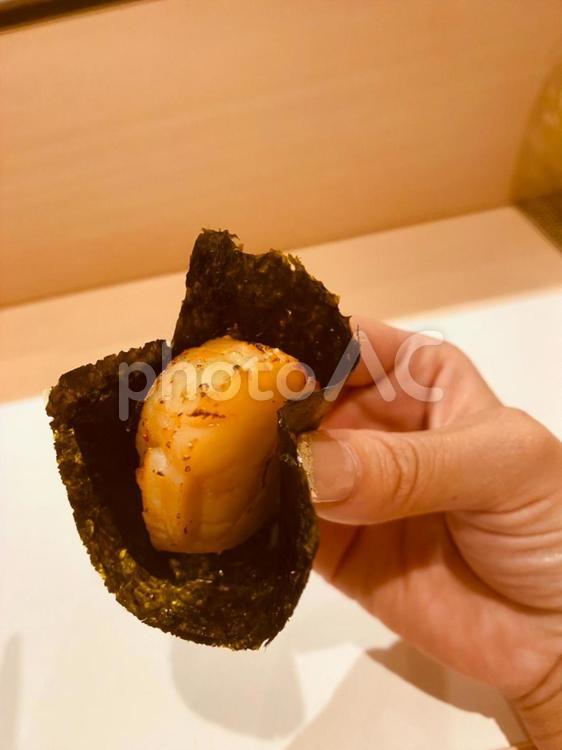 旨みが凝縮された平貝の磯辺焼き 寿司,鮨,握りの写真素材