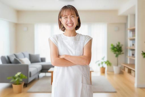 優しい笑顔の主婦 女性,笑顔,主婦の写真素材