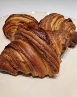 焼きたて　クロワッサン　 クロワッサン,パン,焼きたての写真素材