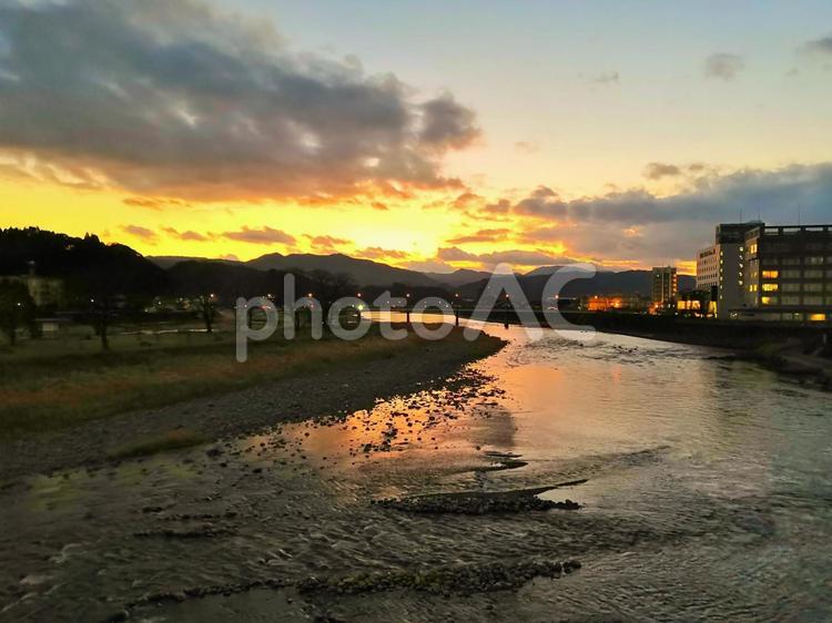 球磨川と夕焼け 球磨川,夕暮れ,自然の写真素材