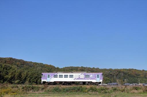 秋晴れの下を終点へ急ぐ、兵庫県小野市 北条鉄道,フラワ,2000の写真素材