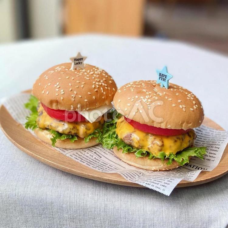 チーズとろとろバーガー1  ハンバーガー,チーズバーガー,トロトロの写真素材