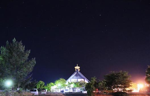 夜景/吉兆館・夜空 夜景/吉兆館・夜空 吉兆館,道の駅,夜空の写真素材