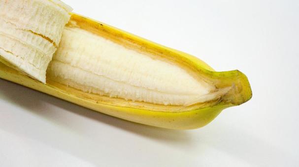 剥いたバナナ 果肉 白背景 剥いたバナナ 果肉 白背景 バナナ,banana,果物の写真素材