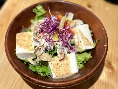 豚しゃぶと寄せ豆腐の特製胡麻サラダ 豚しゃぶと寄せ豆腐の特製胡麻サ,豚しゃぶ,豆腐の写真素材