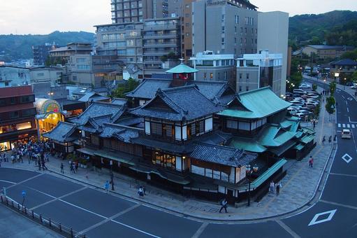 たそがれの道後温泉 たそがれ,道後温泉,本館の写真素材