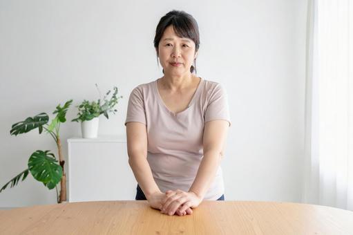 小太りの女性の写真