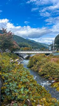 川と山と紅葉と 川,山,紅葉の写真素材