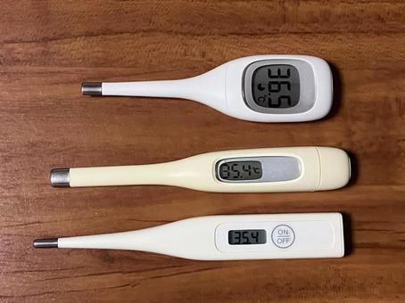 古い体温計と新しい体温計の計測 体温計,測定,熱の写真素材