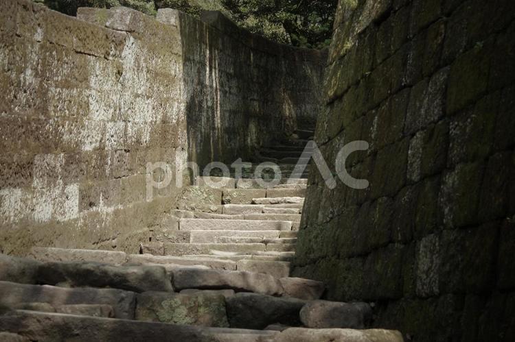 古い石の階段 壁,岩,自然の写真素材