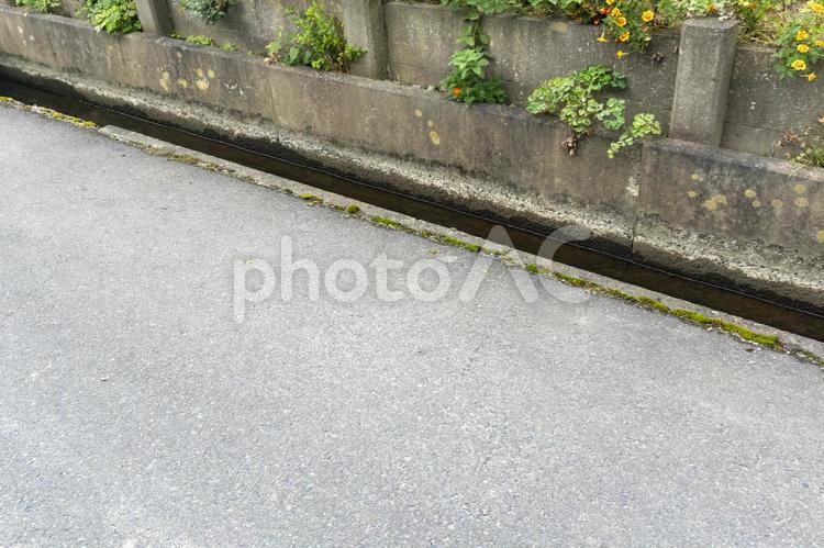 道路と側溝　U字溝 3280 側溝,u字溝,道路の写真素材