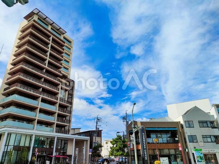 青空と都市風景 空,ビル,ホテルの写真素材