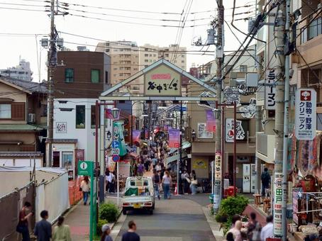 ひぐらしの里谷中銀座 ひぐらしの里谷中銀座 谷中銀座商店街,東京都台東区谷中3丁目,東京都荒川区西日暮里3丁目の写真素材
