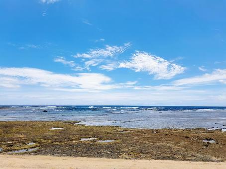 海岸と青空 海岸と青空の写真