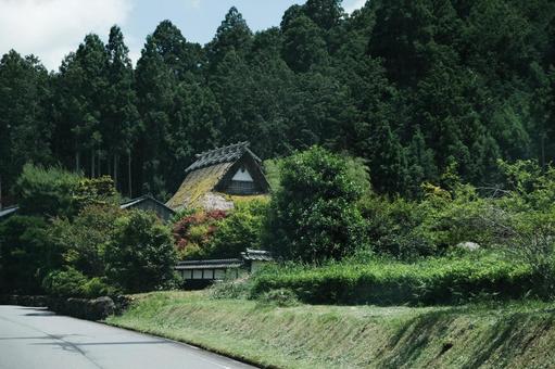 茅葺屋根の写真
