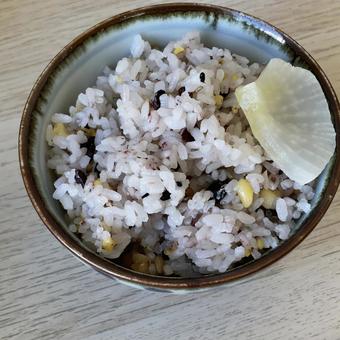 雑穀まいー沢庵 雑穀まいー沢庵 雑穀,雑穀ごはん,お米の写真素材