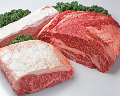 最高級の牛ブロック肉 最高級の牛ブロック肉 サーロイン,ブロック肉,肉塊の写真素材