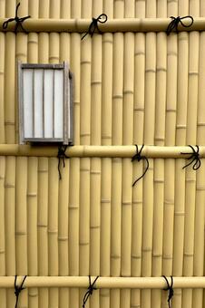 竹垣と和風の灯籠 竹垣,灯籠,和風の写真素材
