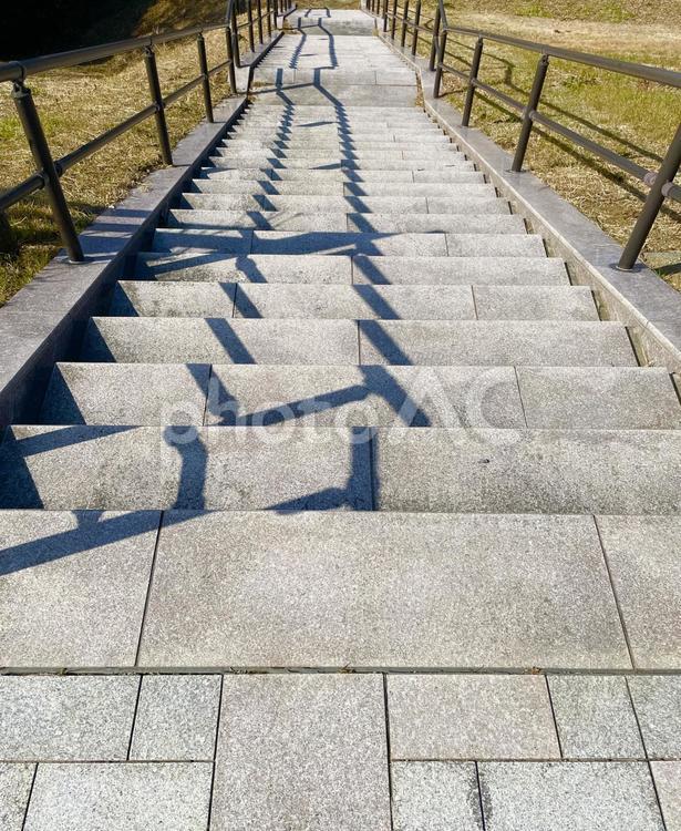 階段と手すりと影 青空,空,階段の写真素材