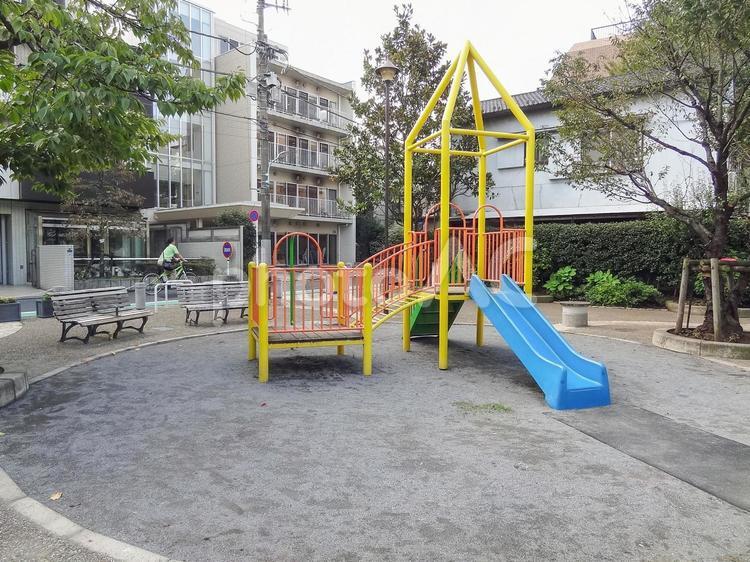白金公園の滑り台 白金公園,公園,滑り台の写真素材