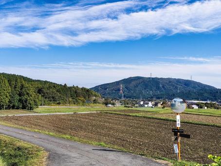 関ヶ原　笹尾山の麓から桃配山を遠望 関ヶ原古戦場,石田三成陣地,石田三成陣跡の写真素材