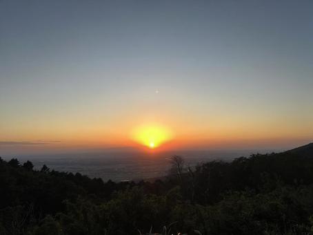 秋の夕陽の写真