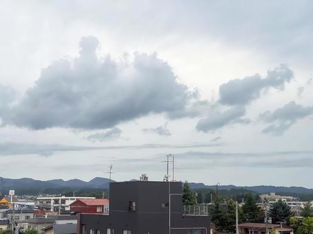 東北新幹線8月:車窓からの風景(青森市) 東北新幹線8月:車窓からの風景(青森市) 風景,車窓,民家の写真素材