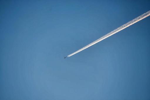 飛行機雲 飛行機雲 自然,空,夕暮れの写真素材