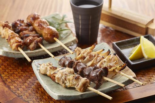 焼き鳥盛り合わせ 日本酒 焼き鳥盛り合わせ 日本酒の写真