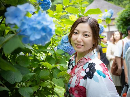 32: Hydrangea and a woman in a yukata, JPG 32: Hydrangea and a woman in a yukata, JPG