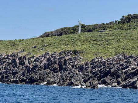 遊覧船から見た東尋坊の景色 雄島の岸壁 遊覧船から見た東尋坊の景色 雄島の岸壁 灯台,道しるべ,岸壁の写真素材