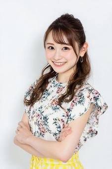 癒やしを与える優しい笑顔の日本人女性 癒やしを与える優しい笑顔の日本人女性の写真