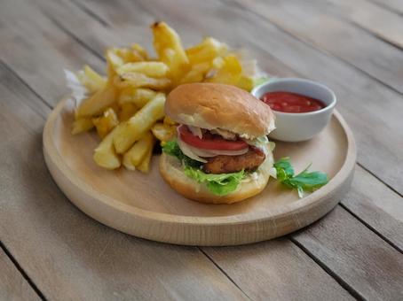 チキンバーガー チキンバーガー チキンバーガー,ハンバーガー,ファーストフードの写真素材