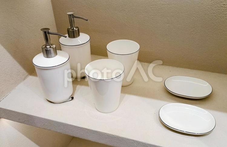 並べた白い器たち 食器,生活用品,陶器の写真素材