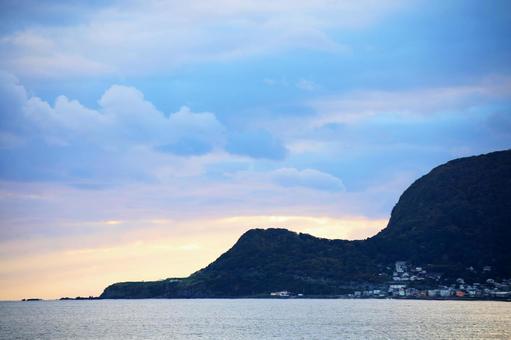 函館山を彩るパステルカラーの空 函館山,夕焼け,夕方の写真素材