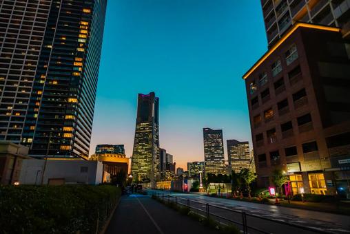 【神奈川】横浜の夜景街並み 2025 【神奈川】横浜の夜景街並み 2025 神奈川,横浜,街並みの写真素材