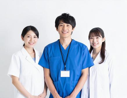 医師・看護師の医療チームのイメージ 医師・看護師の医療チームのイメージの写真