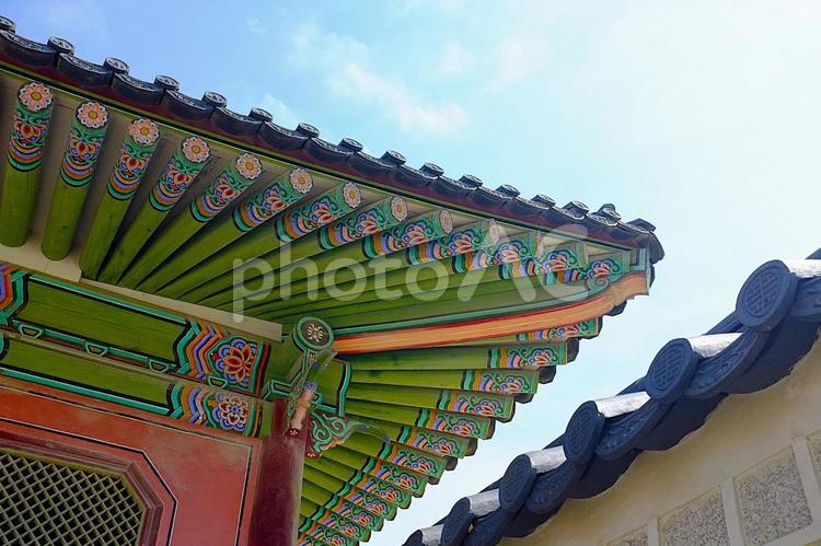 古宮の屋根　丹青文様 古宮,屋根,軒の写真素材