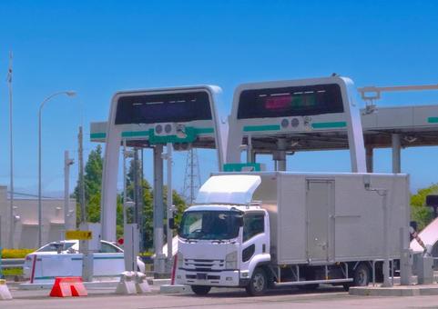 高速インターの入口 高速インターの入口 高速道路,トラック,インターの写真素材