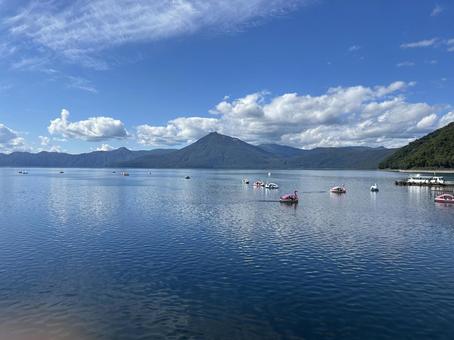 湖と山 湖と山の写真