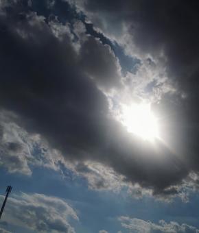 雲間からの光 雲間からの光の写真