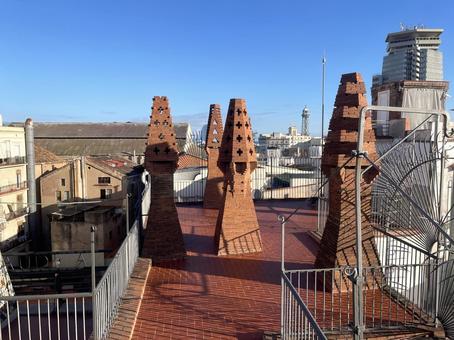 グエル邸の煙突群(バルセロナ) グエル邸の煙突群(バルセロナ) バルセロナ,スペイン,カタルーニャの写真素材